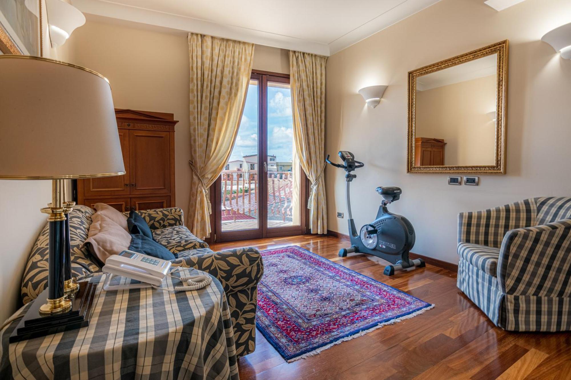 Hotel Cala Del Porto Vibo Valentia Marina Bagian luar foto