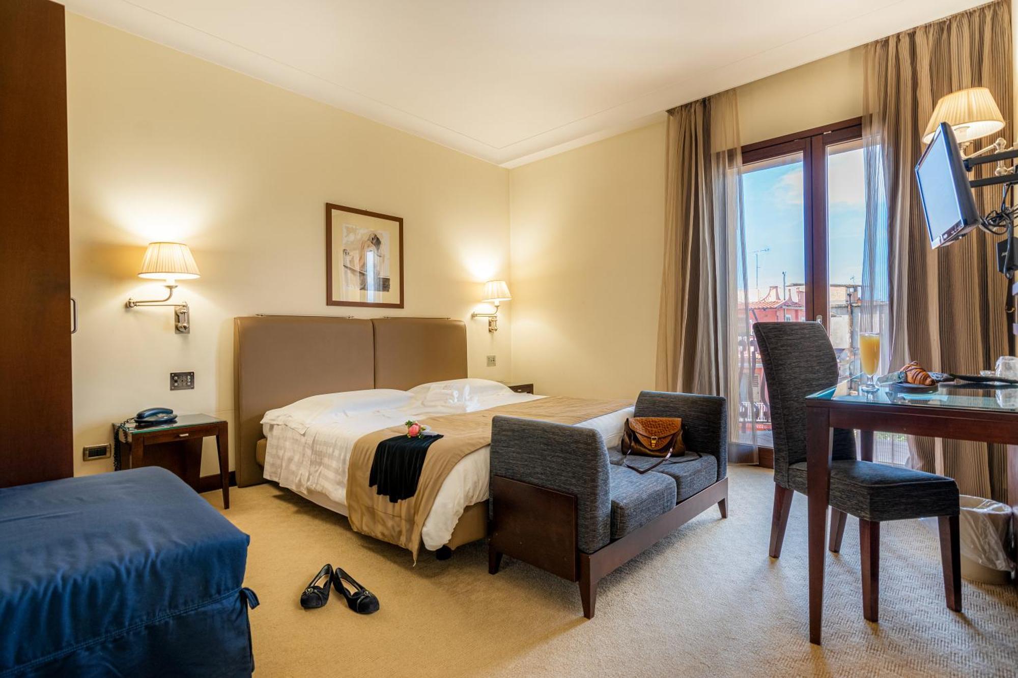 Hotel Cala Del Porto Vibo Valentia Marina Bagian luar foto
