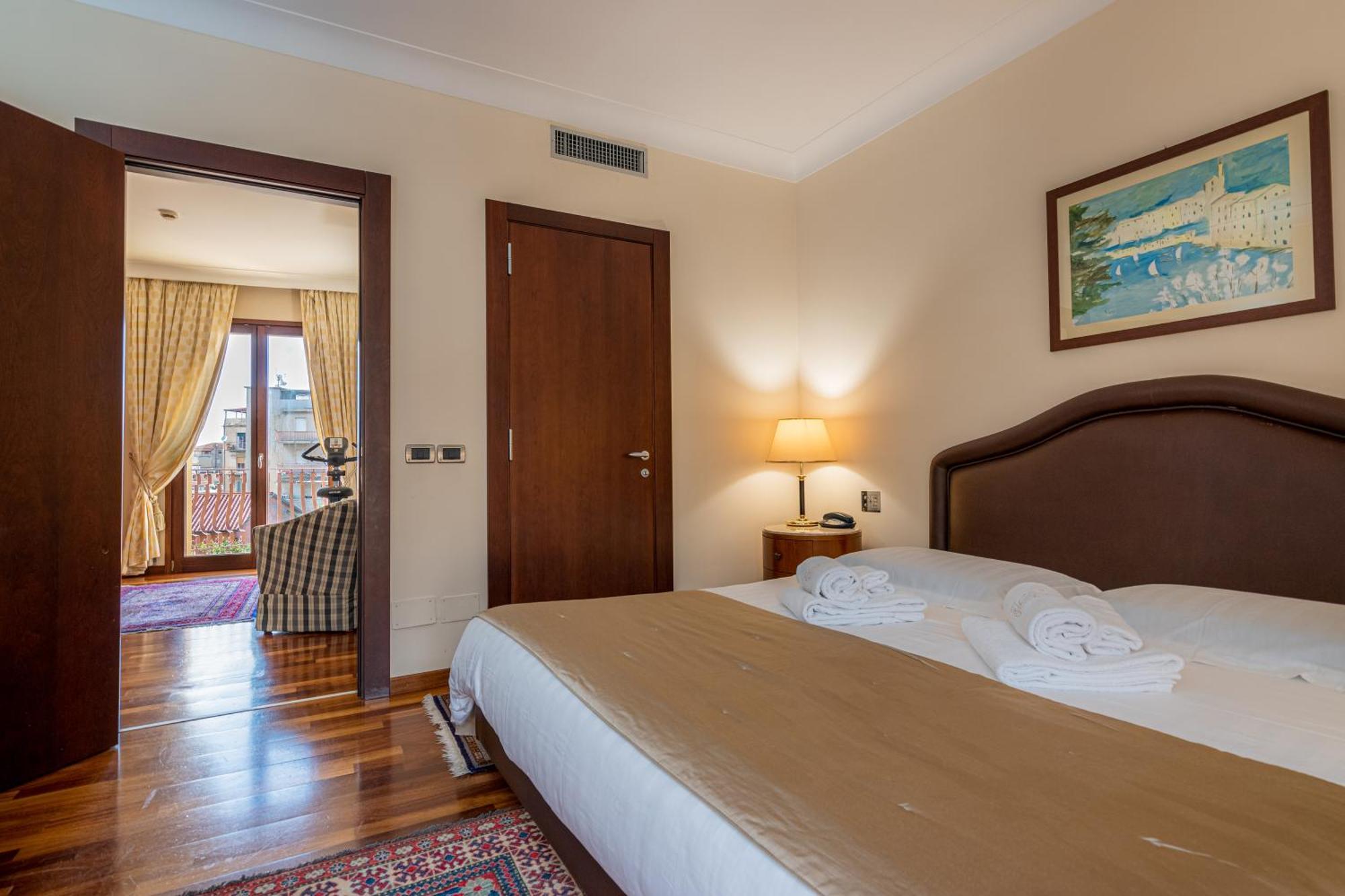 Hotel Cala Del Porto Vibo Valentia Marina Bagian luar foto