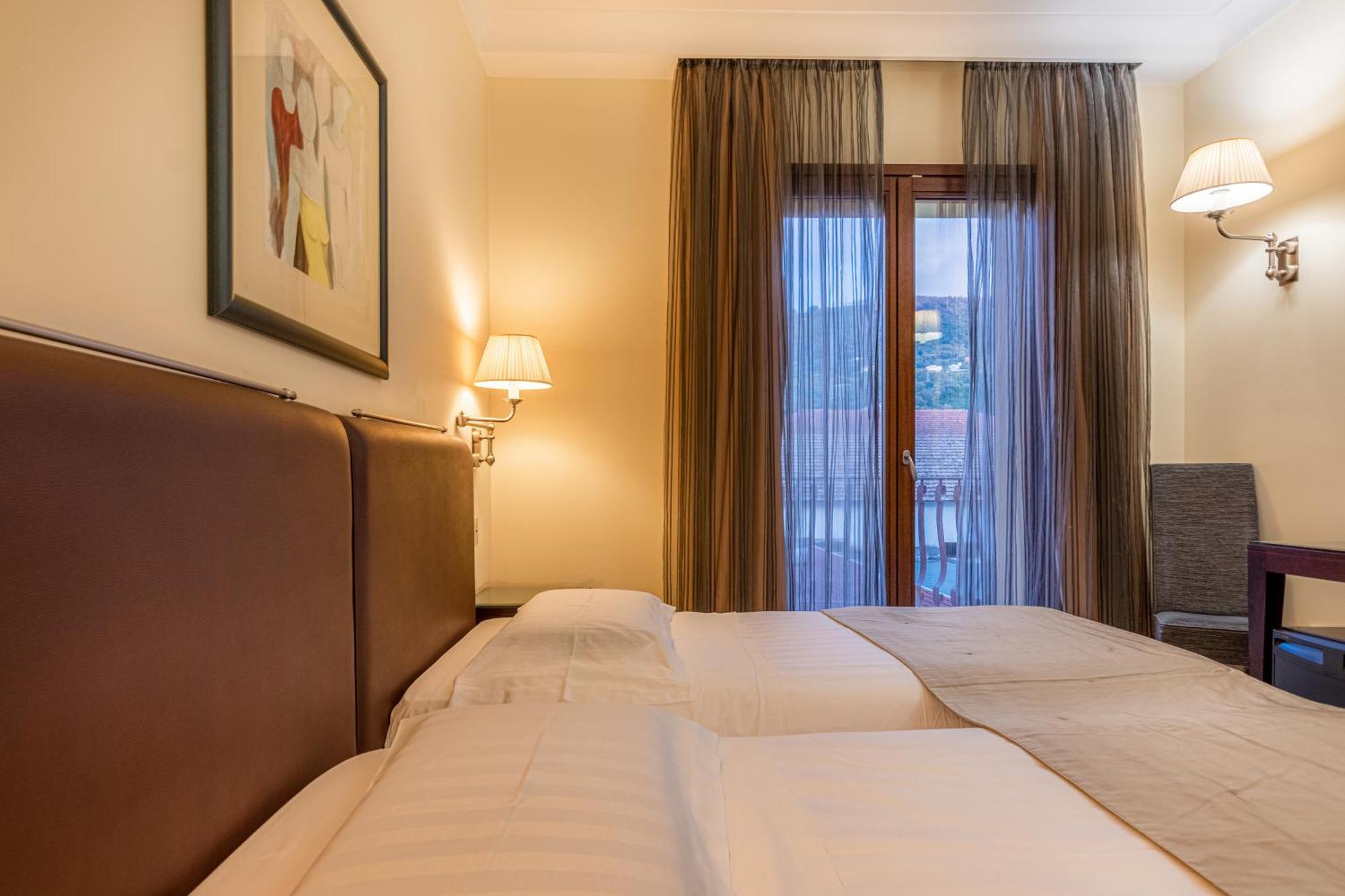 Hotel Cala Del Porto Vibo Valentia Marina Bagian luar foto
