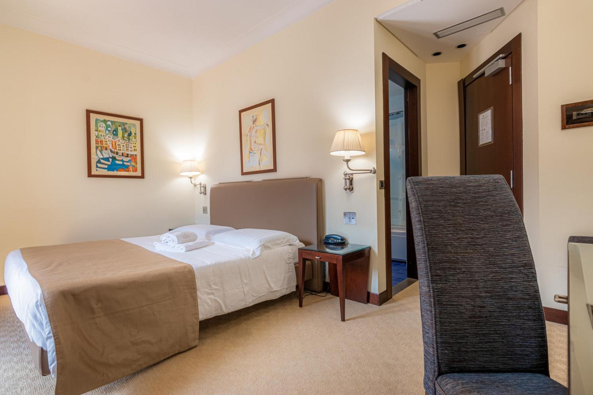 Hotel Cala Del Porto Vibo Valentia Marina Bagian luar foto