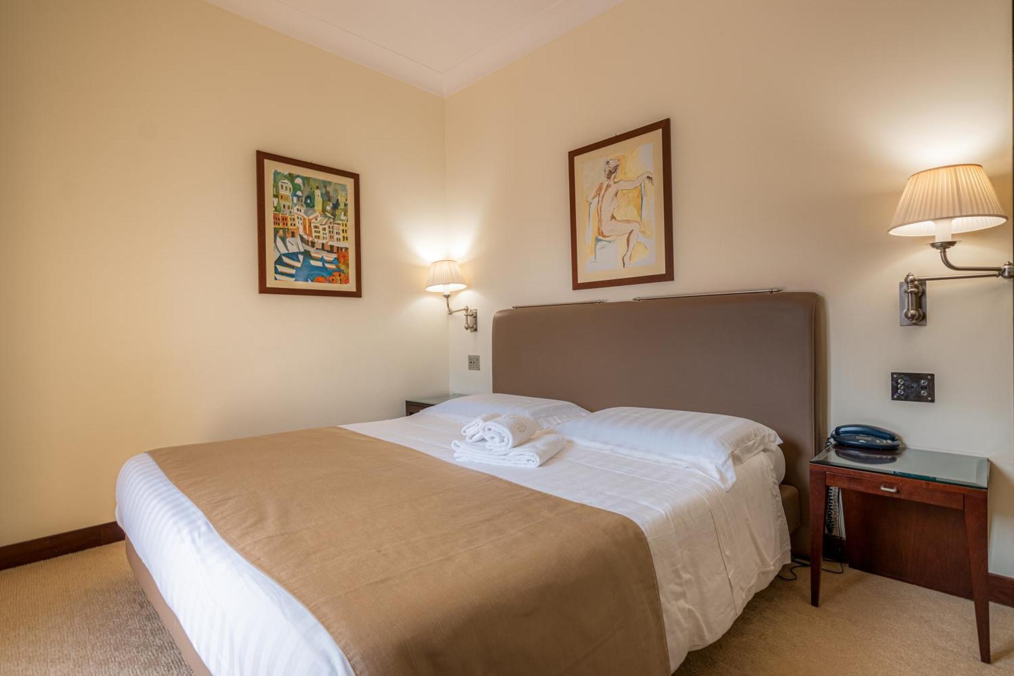 Hotel Cala Del Porto Vibo Valentia Marina Bagian luar foto