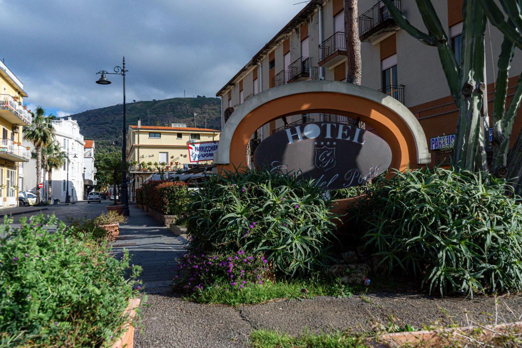 Hotel Cala Del Porto Vibo Valentia Marina Bagian luar foto